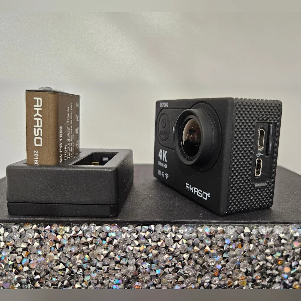 AKASO EK7000 Camera Underwater Video selfie EUC waterproof new $70 SD card